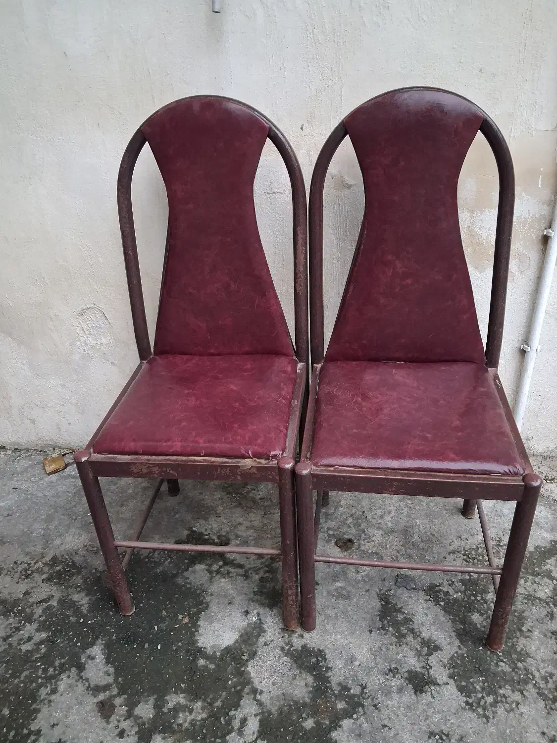 صندلی فلزی|صندلی و نیمکت|لاهیجان, بوجایه|دیوار