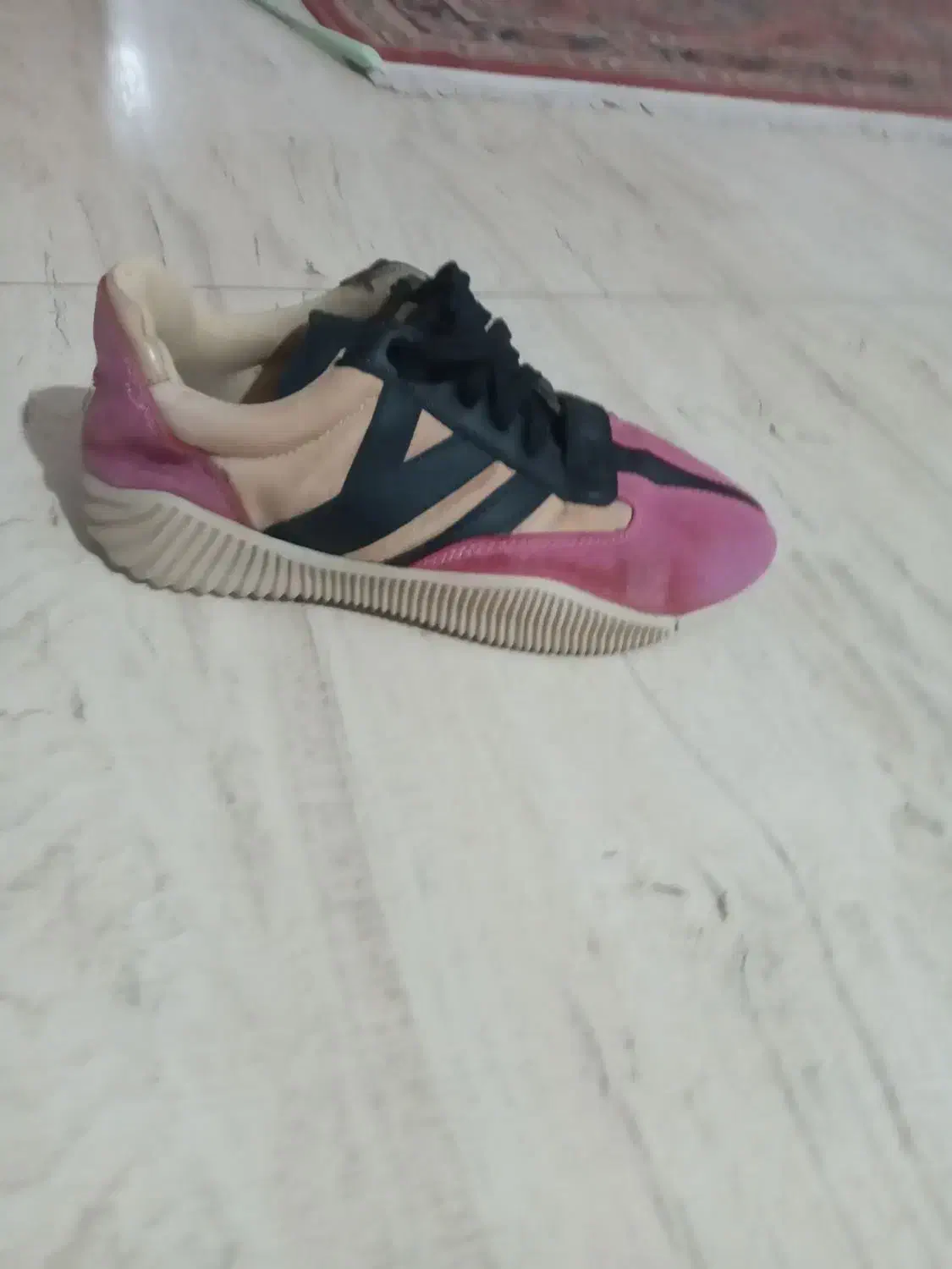 کتونی|کیف، کفش، کمربند|بروجرد, |دیوار