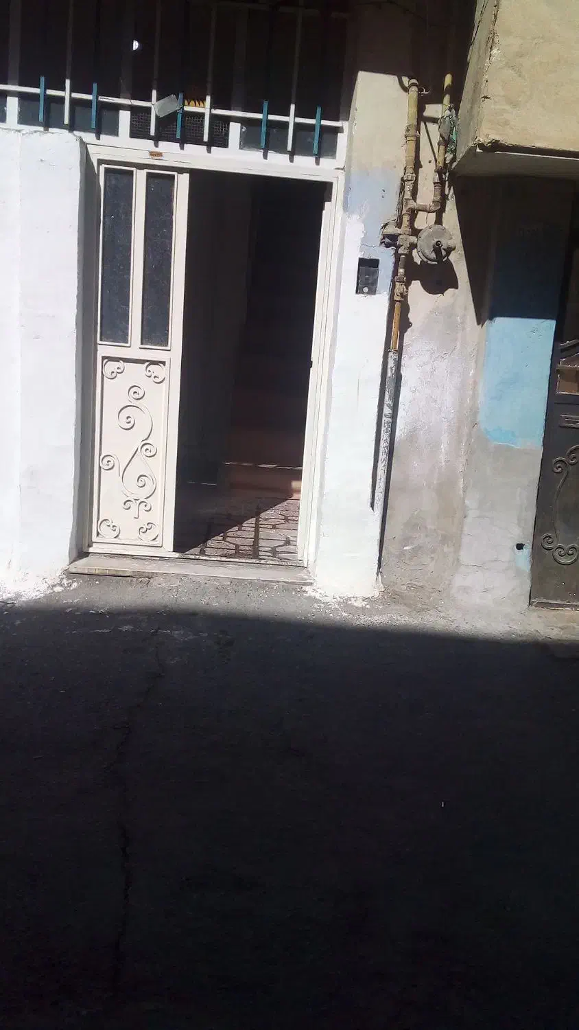 فروش ویلایی خ اشرفی اصفهانی روبروی مخابرات|فروش خانه و ویلا|بروجرد, |دیوار