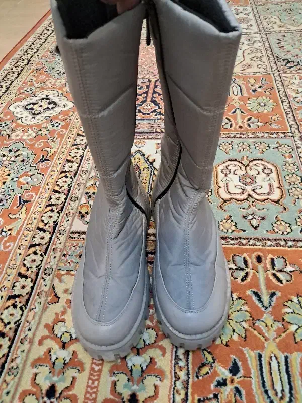 بوت سایز ۳۷ خیلی کم استفاده شده|کیف، کفش، کمربند|اندیشه, اندیشه فاز ۱|دیوار