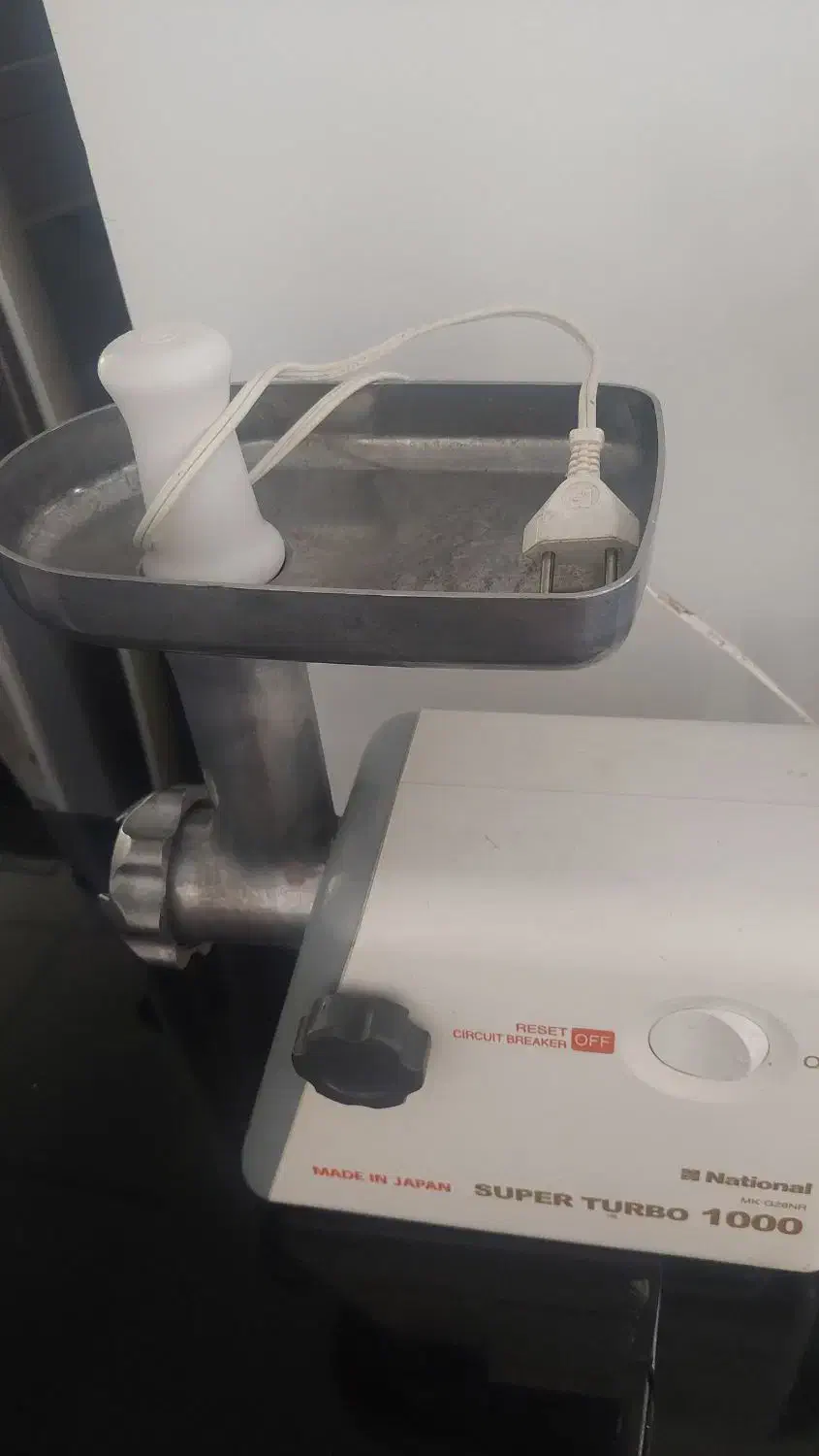 چرخ گوشت ناسیونال قدیمی|خردکن، آسیاب، غذاساز|شیراز, کوی وحدت|دیوار