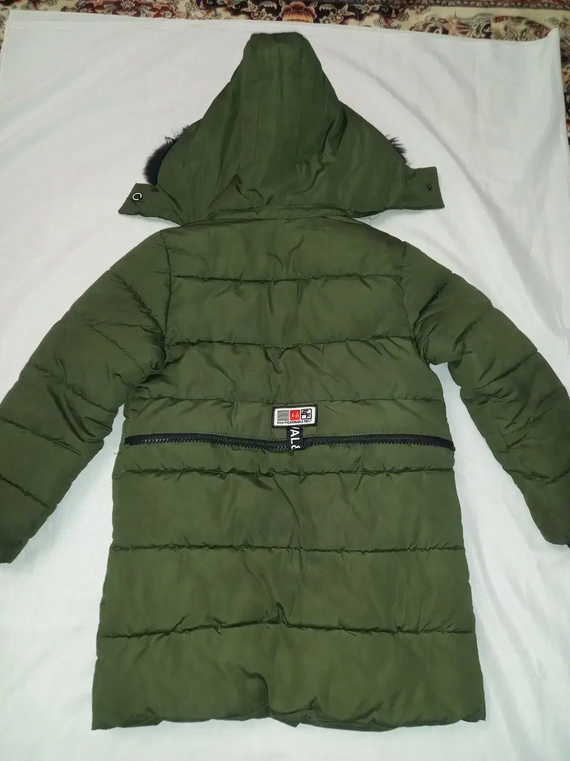 کابشن و چند لباس|لباس|تنکابن, |دیوار