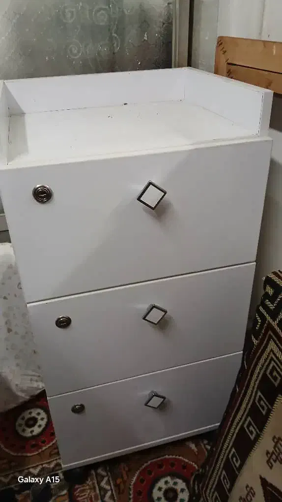 ترولی|آرایشگاه و سالنهای زیبایی|رشت, معلولین|دیوار