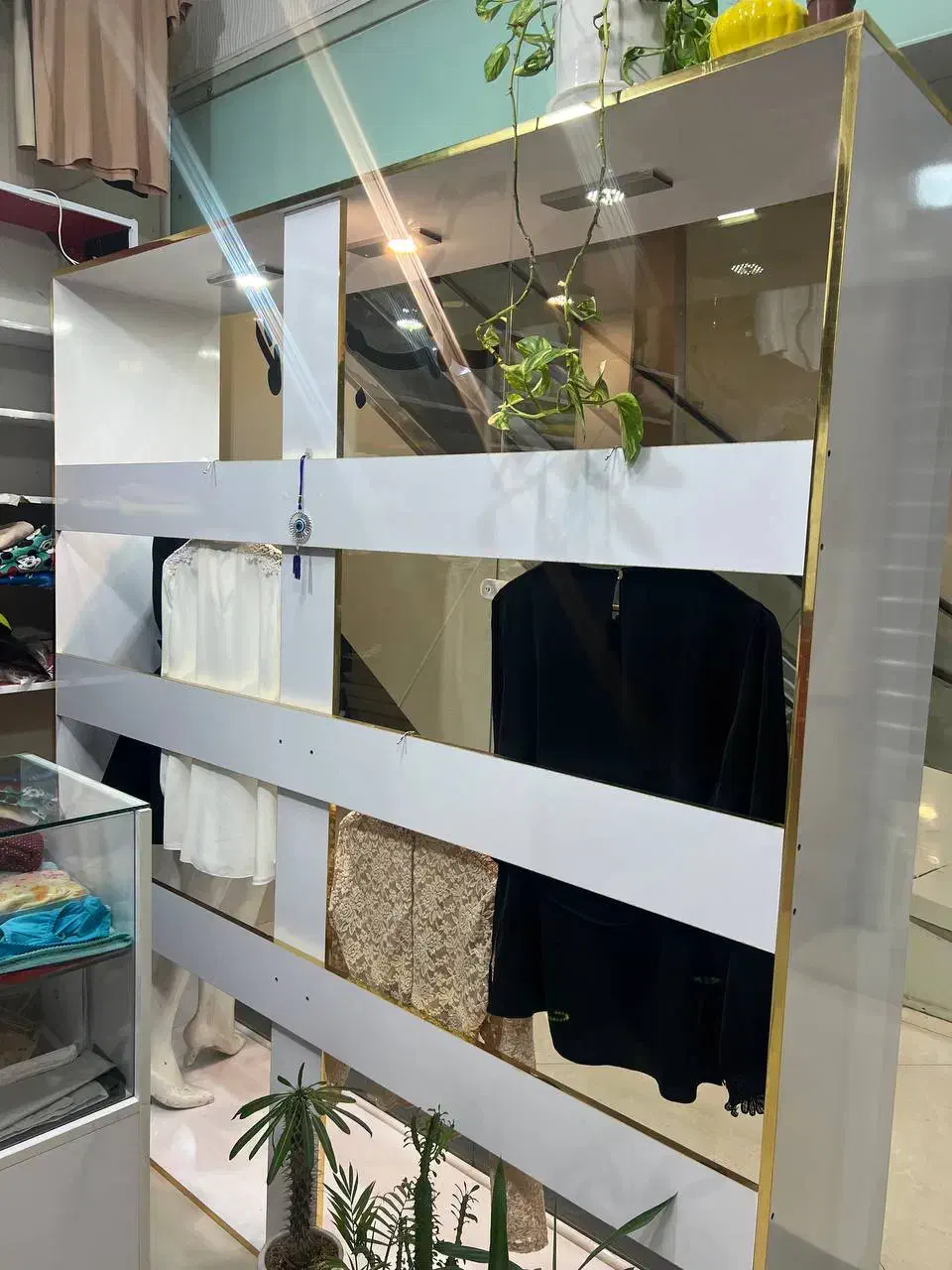 ویترین ۲در۲. قیمت۲۵۰۰هزارتومان|فروشگاه و مغازه|شیروان (خراسان), |دیوار