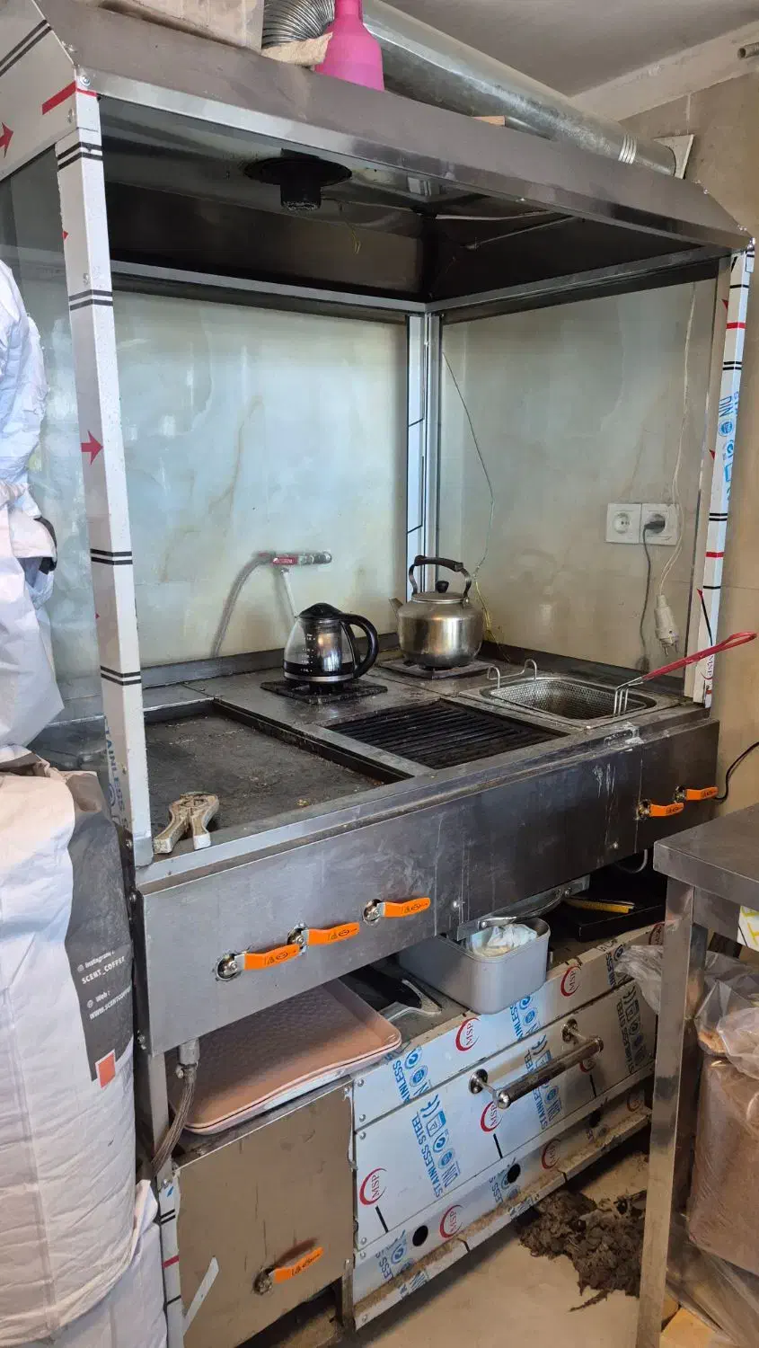 فر ساندویچی در حد نو کم کار|کافیشاپ و رستوران|هشتگرد, تهران دشت|دیوار