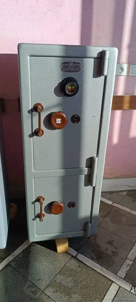 گاو صندوق|ابزارآلات|تبریز, |دیوار