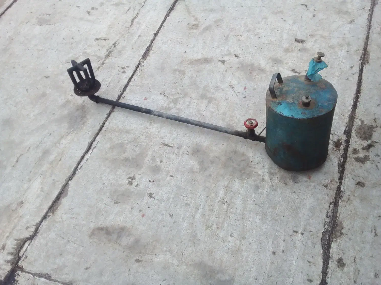 چراغ گورگور درحد تمیز پاکش کنی نو میشه|بخاری، هیتر، شومینه|همدان, |دیوار