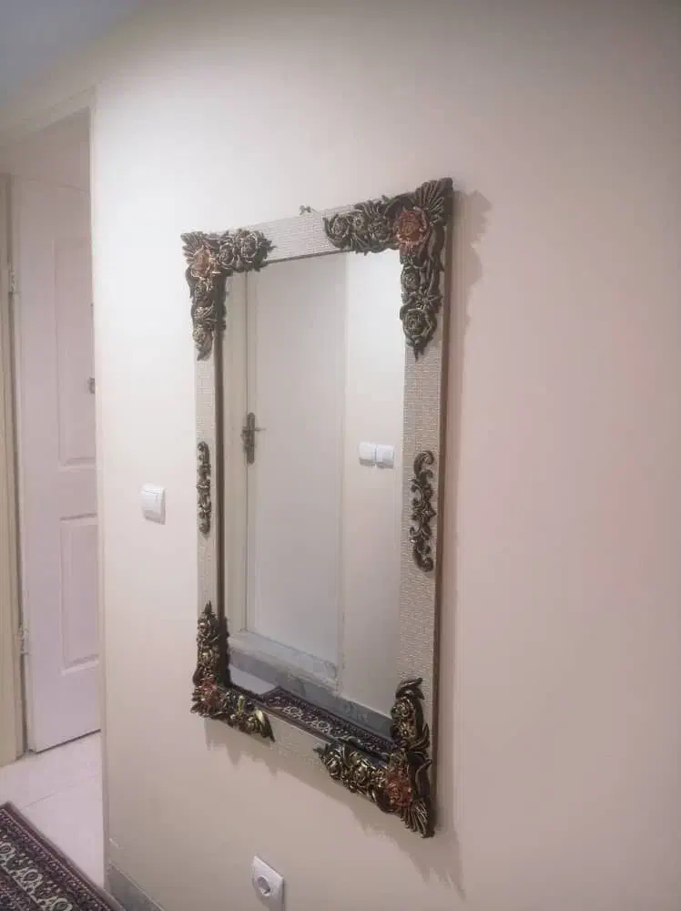 اینه و قاب و گل گلدان|آینه|کنارک, |دیوار