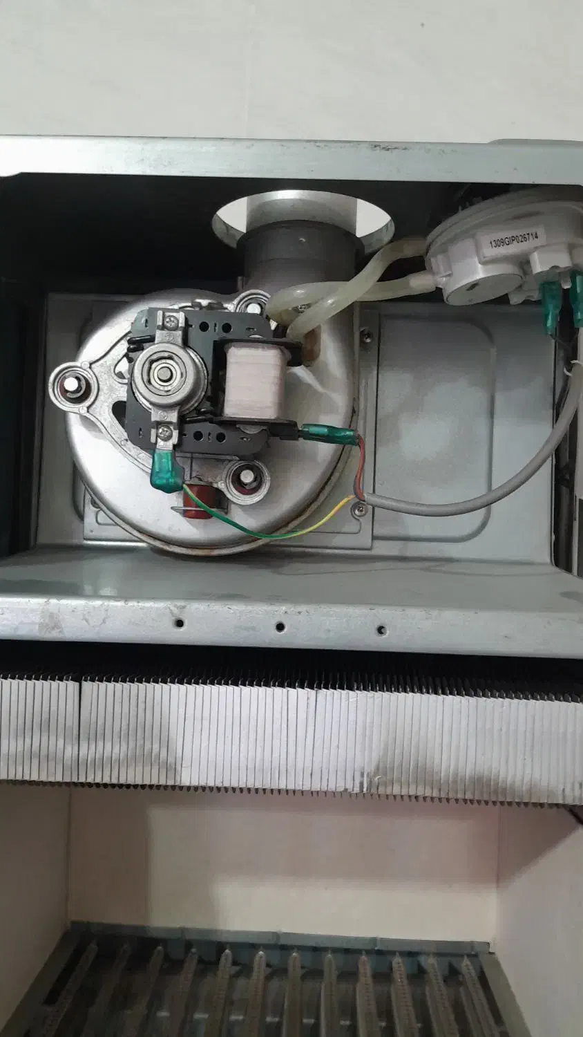 پکیج گلدیران مدل پایونر۲۴۰۰۰ دو مبدله فن دارکم کار|آبگرمکن، پکیج، شوفاژ|اصفهان, حسین‌آباد|دیوار