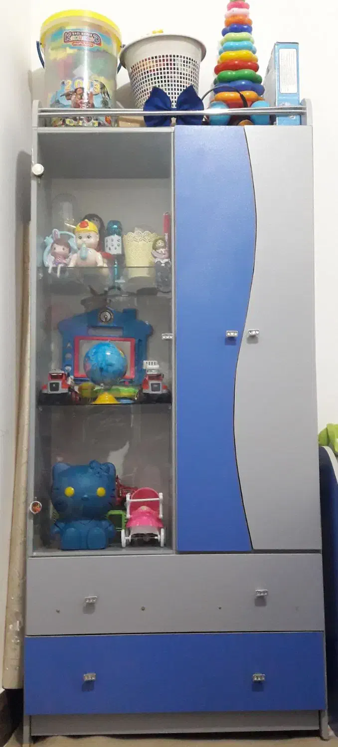 تخت و کمد کودک با میز تحریر|تخت و صندلی بچه|پارسآباد, |دیوار