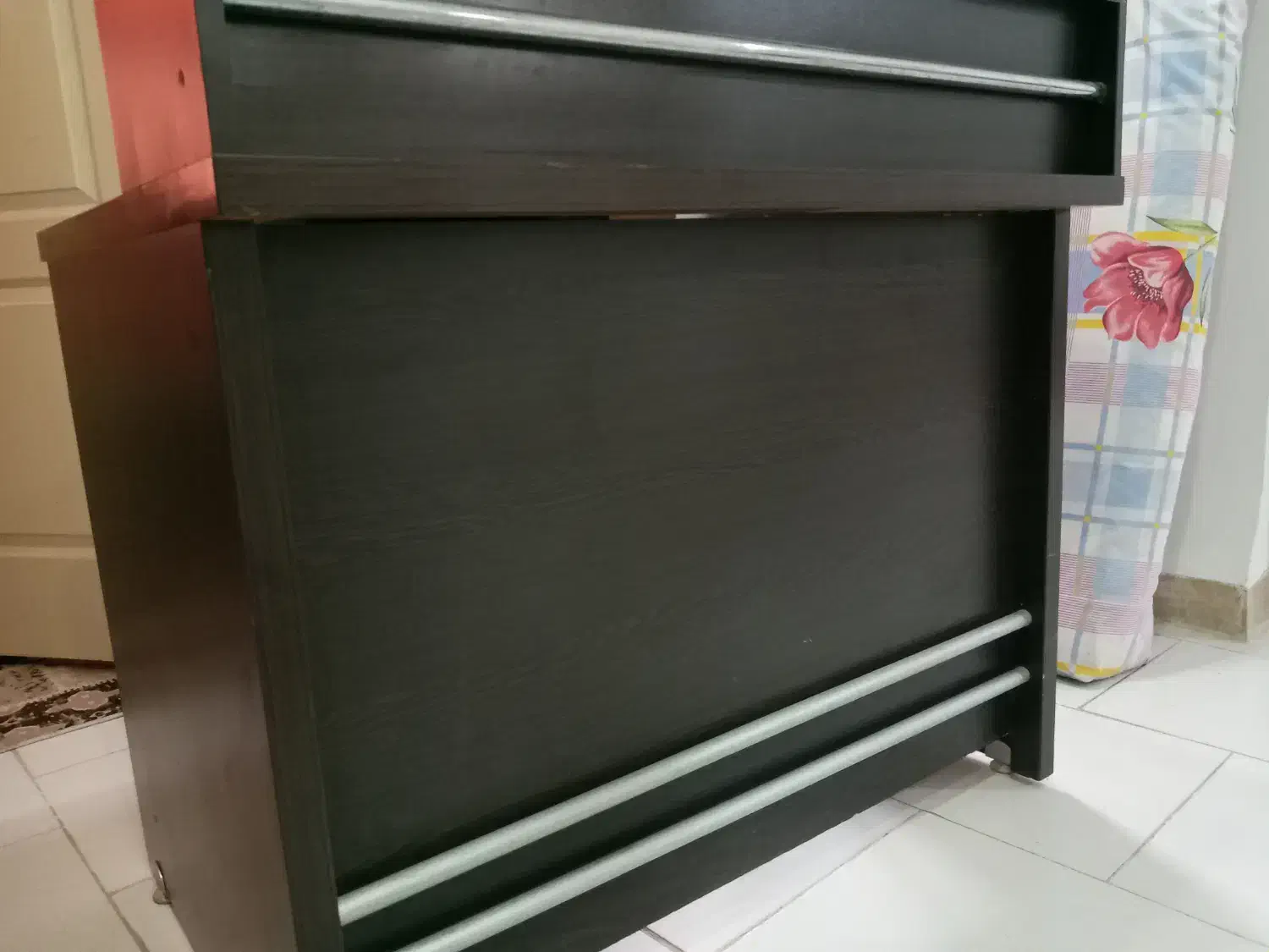 میز|میز تحریر و کامپیوتر|پرند, فاز ۴|دیوار