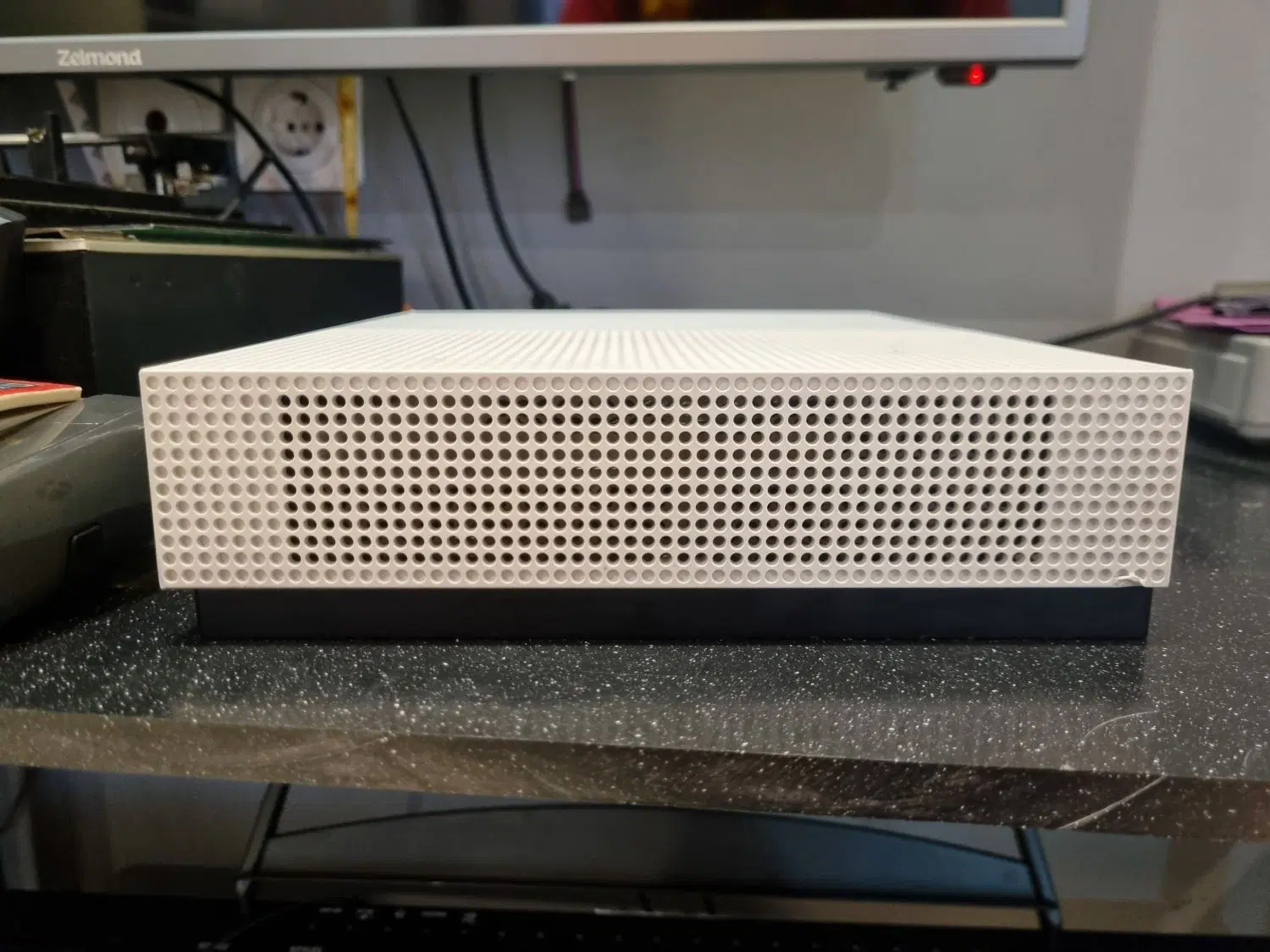 xbox one s 1 tb|کنسول، بازی ویدئویی و آنلاین|آمل, |دیوار