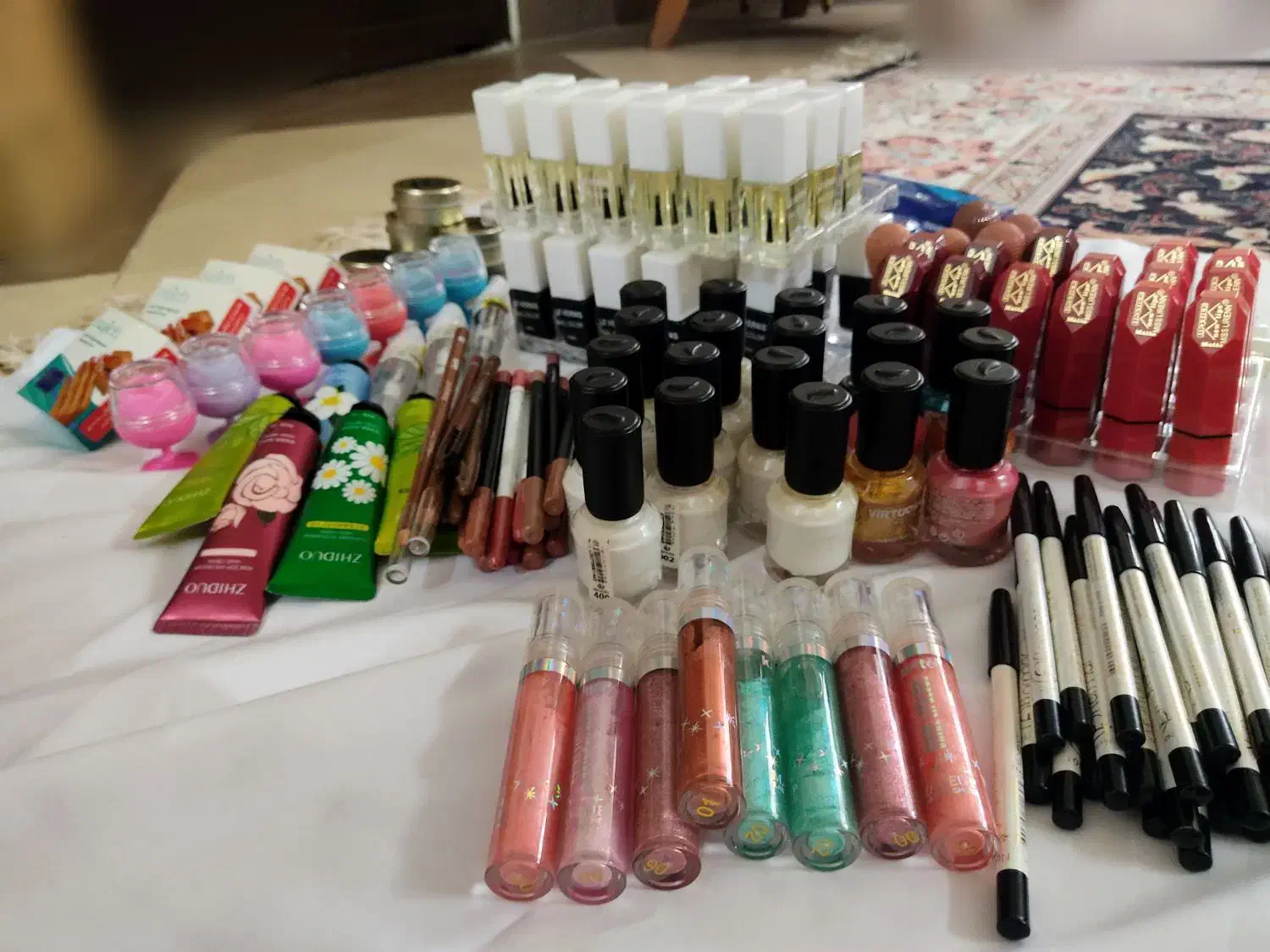 مقداری لوازم آرایشی بهداشتی|حراج|ساوه, |دیوار