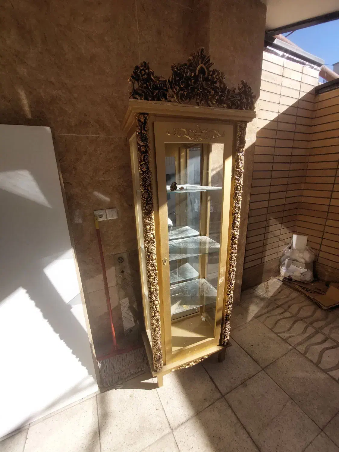 دکور،ویتریت شیشه ای طلایی مخصوص پذیرایی|بوفه، ویترین، کنسول|شهرکرد, |دیوار