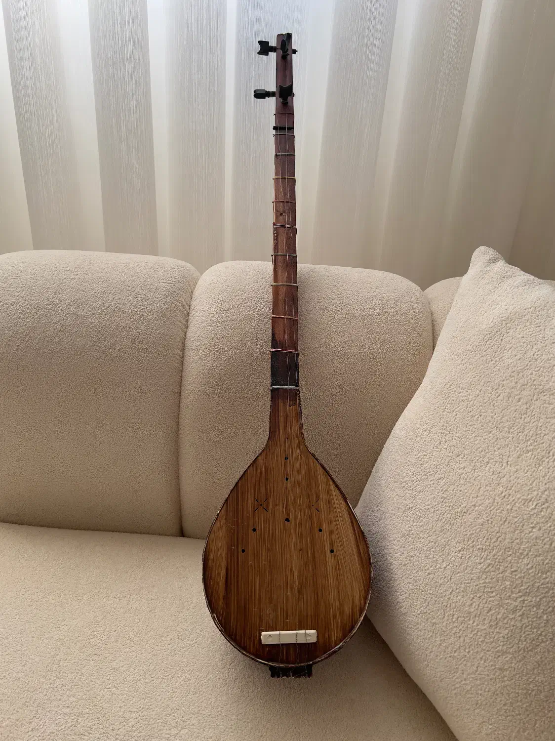 سه تار|سازهای سنتی|مشهد, پنجتن|دیوار