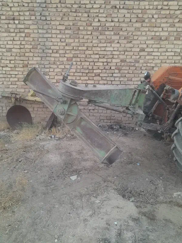 تراکتور|خودرو سنگین|نی‌ریز, |دیوار