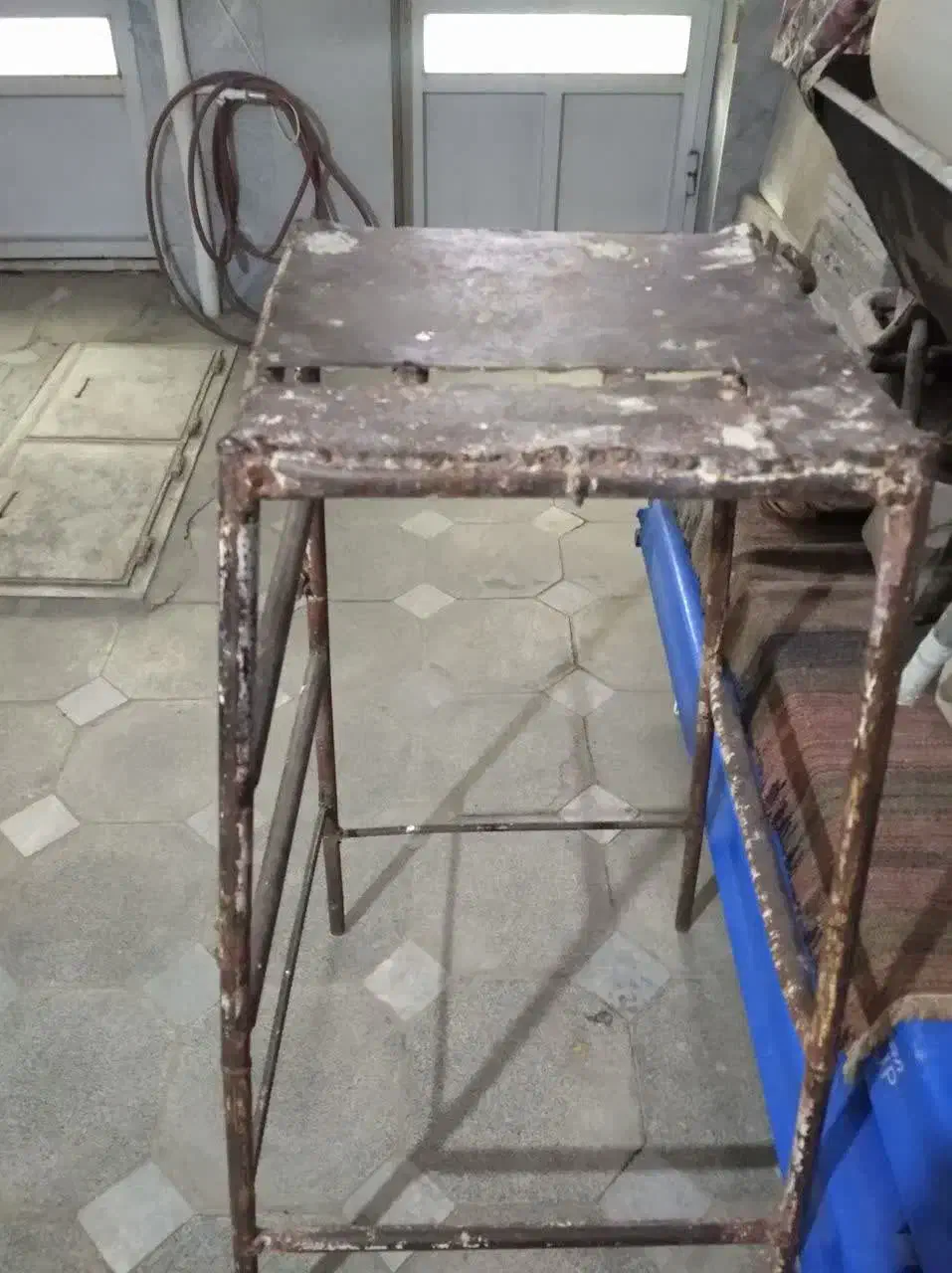 چارپایه|ابزارآلات|همدان, |دیوار