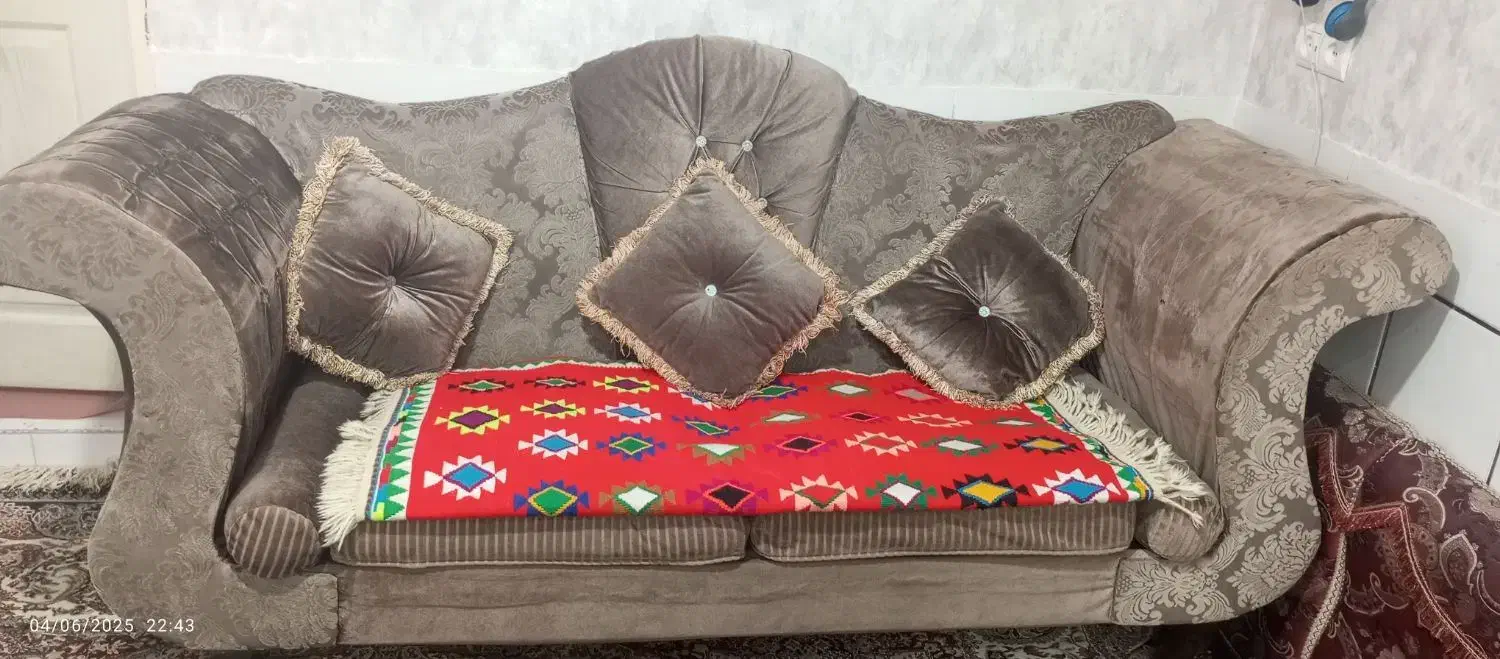 مبل 7نفره|مبلمان خانگی و میز عسلی|بروجن, |دیوار