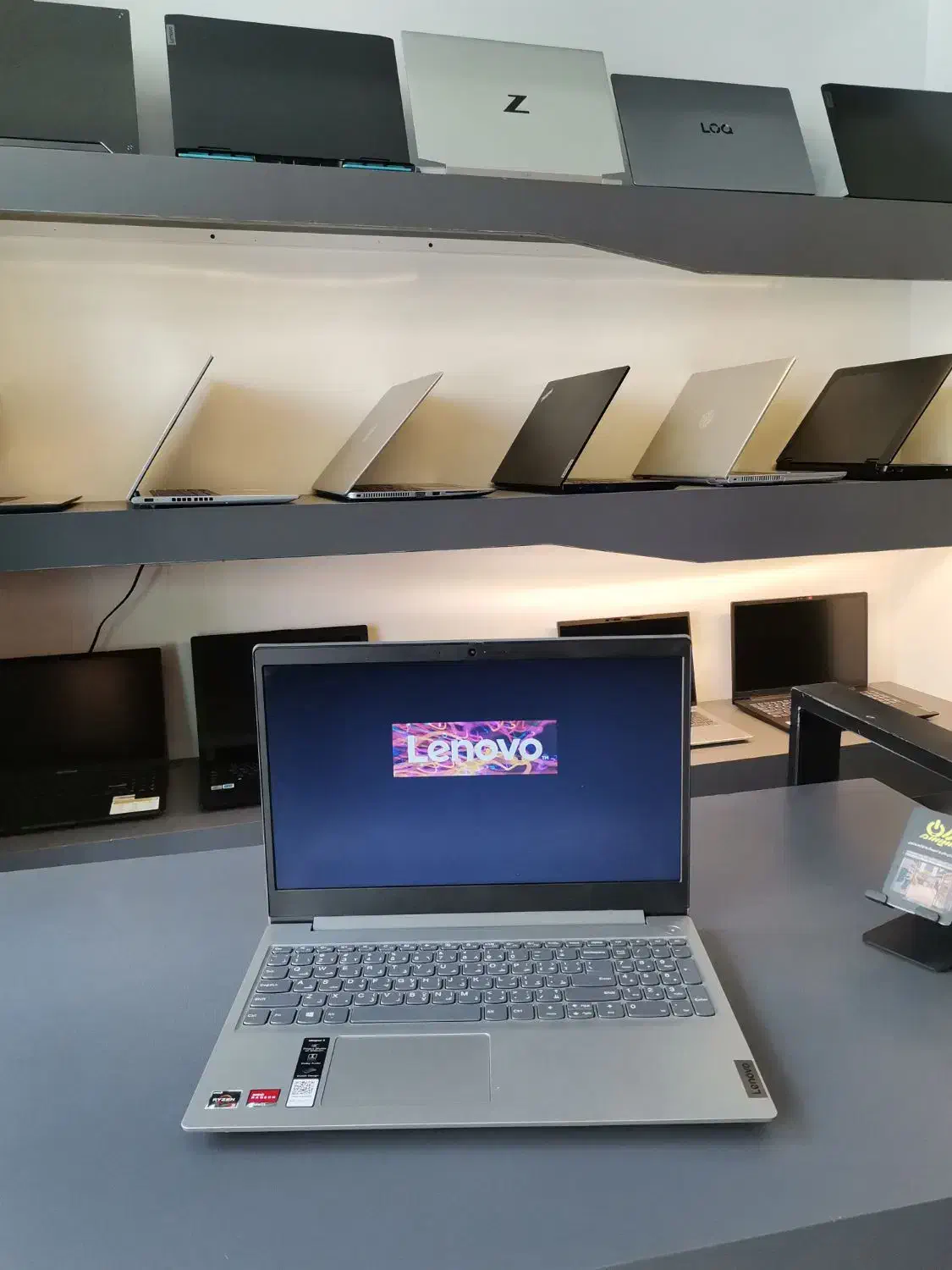 لنووIp3با20Gرم  و گرافیک۲ و دوتا هارد|رایانه همراه|یزد, |دیوار