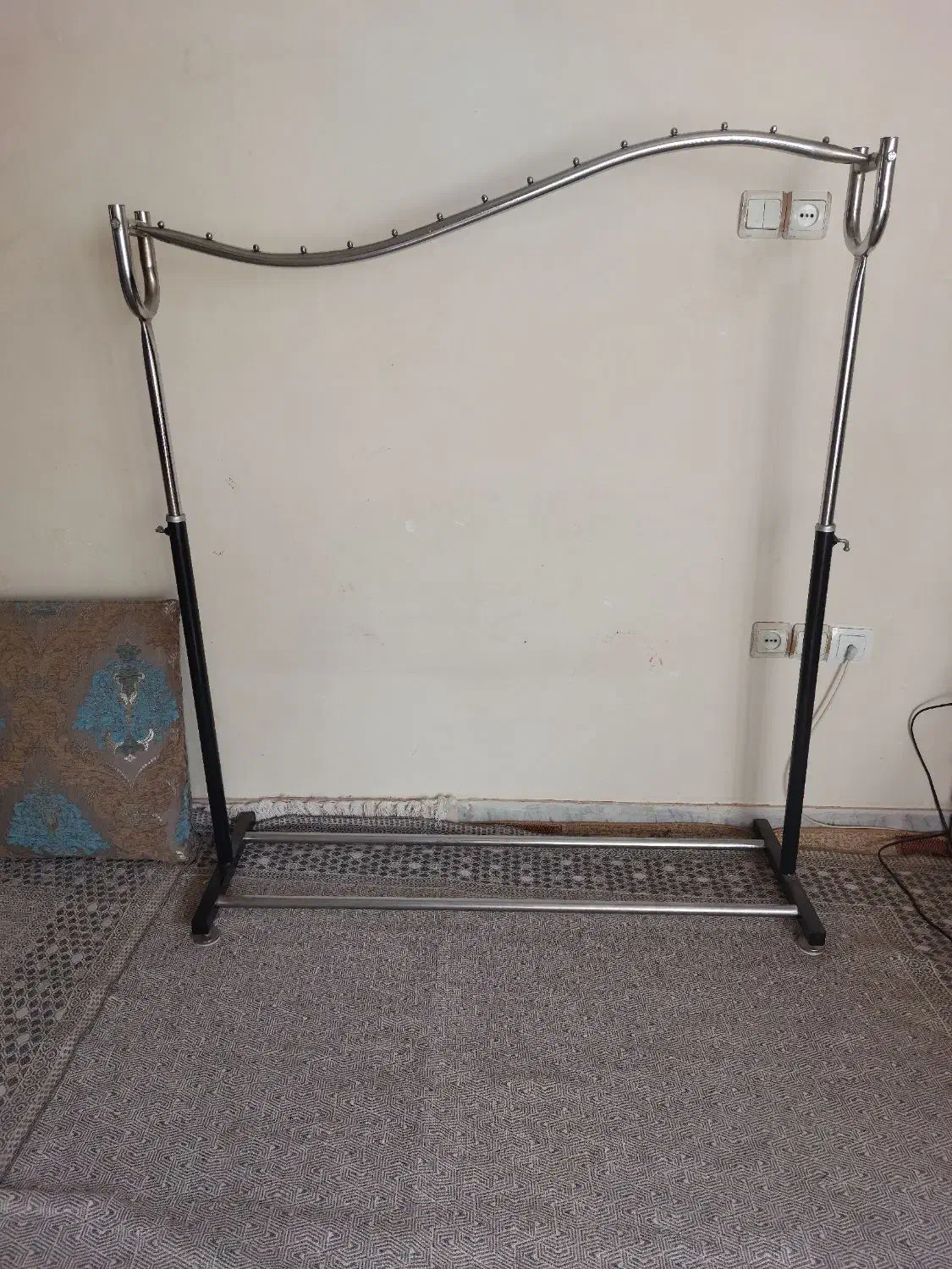 رگال لباس|بندرخت و رختآویز|اقبالیه, |دیوار