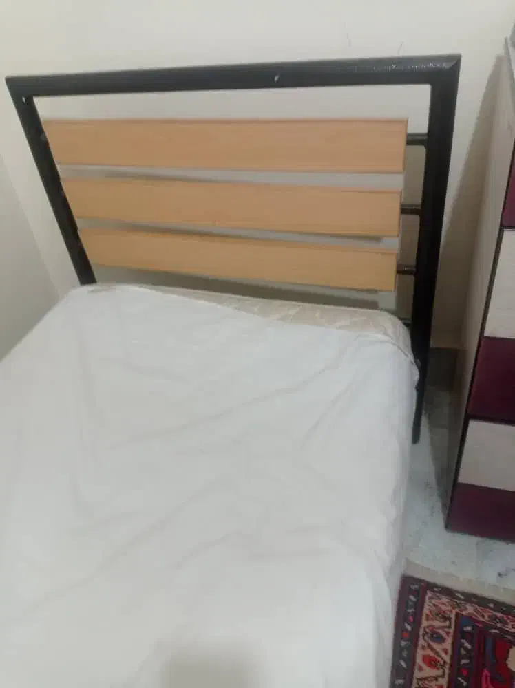 تخت یکنفره فرفوژه|تخت و سرویس خواب|پرند, فاز ۵|دیوار
