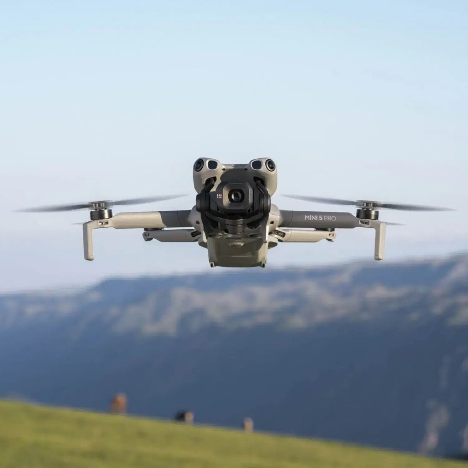 انواع کوادکوپتر / پهپاد / هلیشات DJI|دوربین عکاسی و فیلم‌برداری|کرمان, |دیوار
