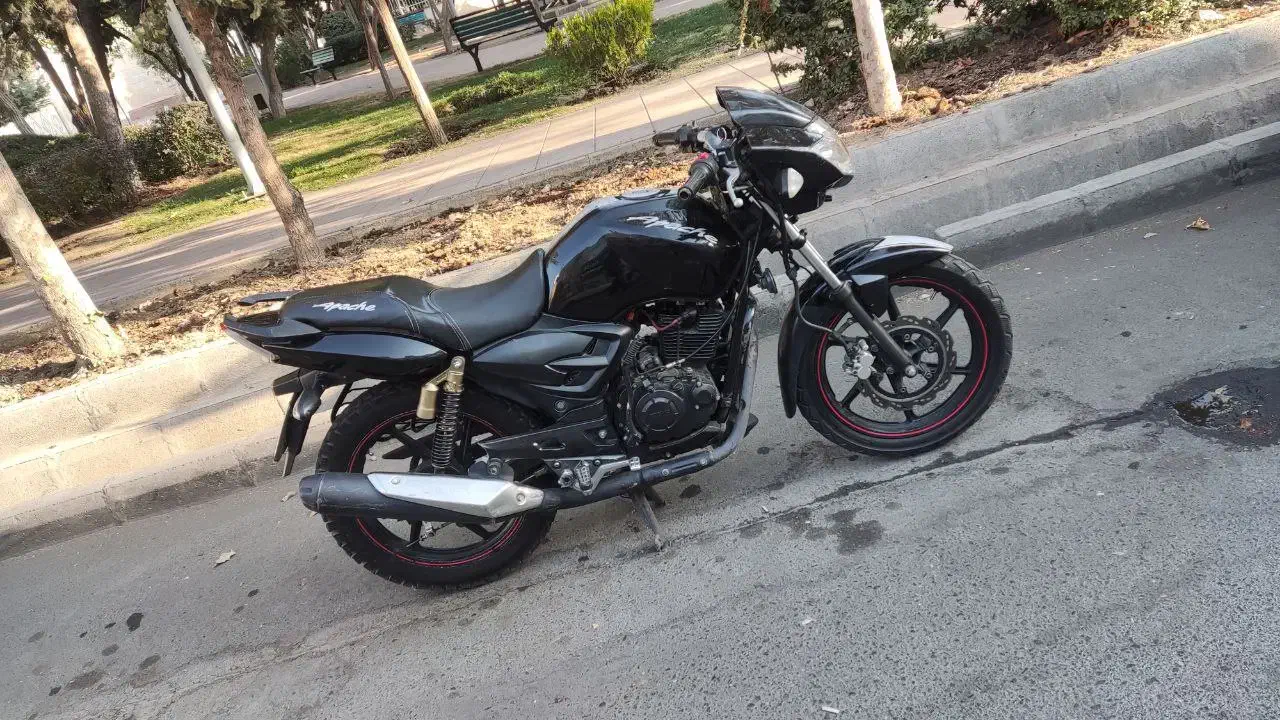 آپاچی مشکی|موتورسیکلت|کرج, اصفهانیها|دیوار