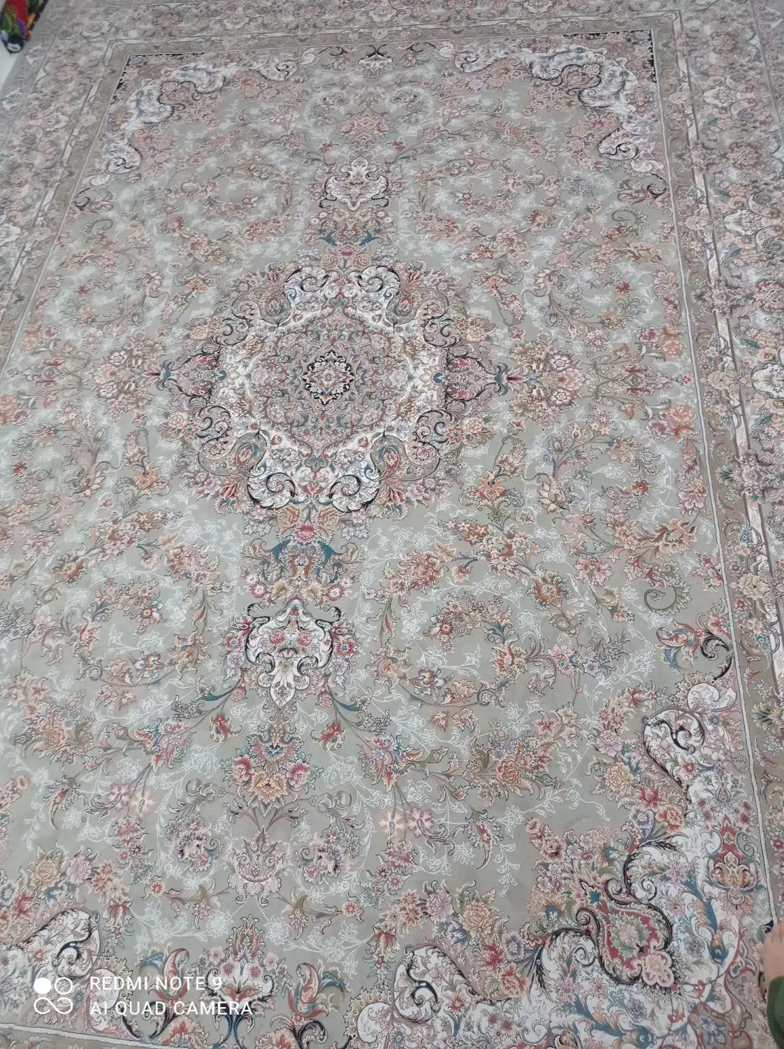 فرش 1200شانه گل برجسته|فرش|قدس, شهر‌قدس|دیوار