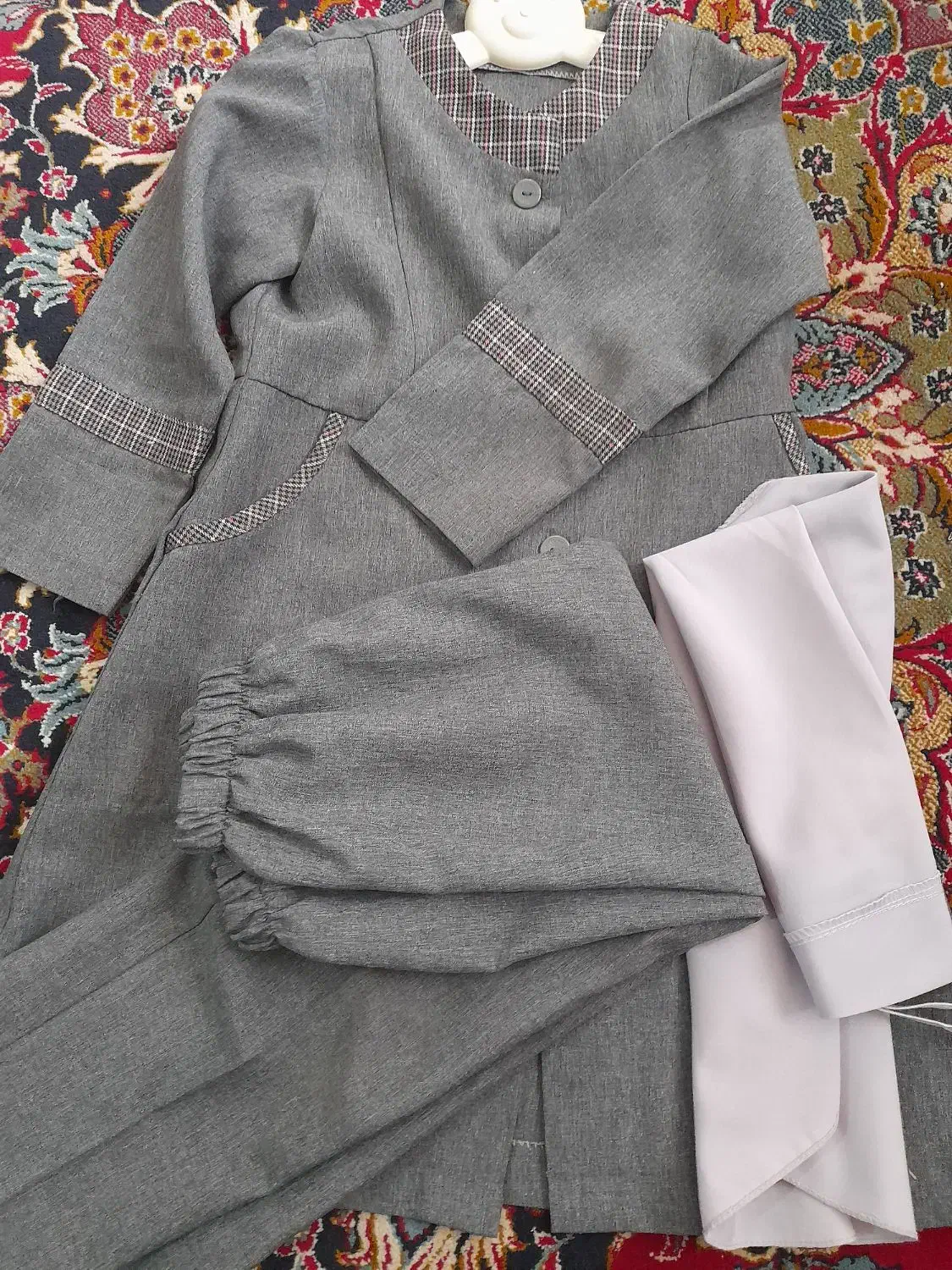 لباس دخترانه|لباس|زبرخان, |دیوار