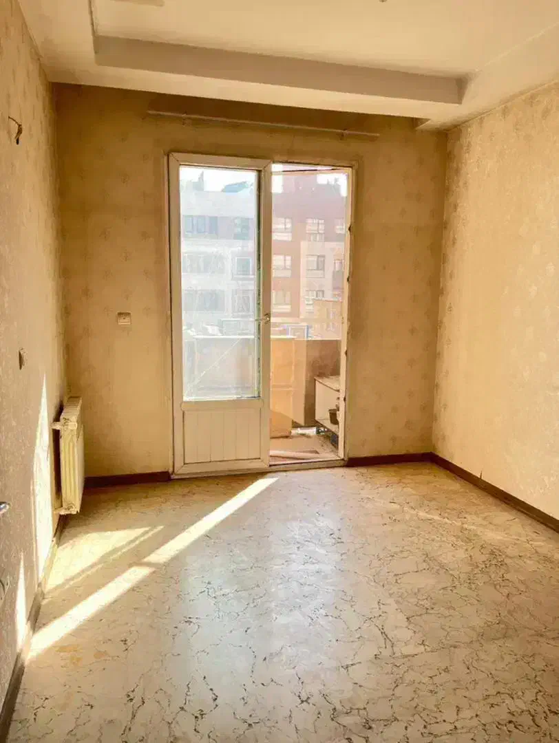 ۹۰ متر/۲ خواب/بهترین لوکیشن/چسب پارک