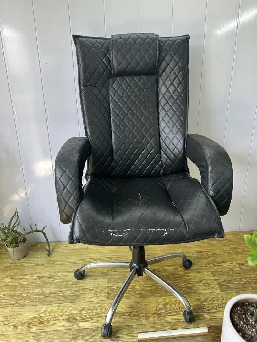 صندلی ادرای چرم|مبلمان اداری|علی‌آباد کتول, |دیوار