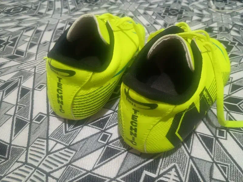 کفش فوتبال 41|کیف، کفش، کمربند|شهریار, شهرک عباس پور|دیوار