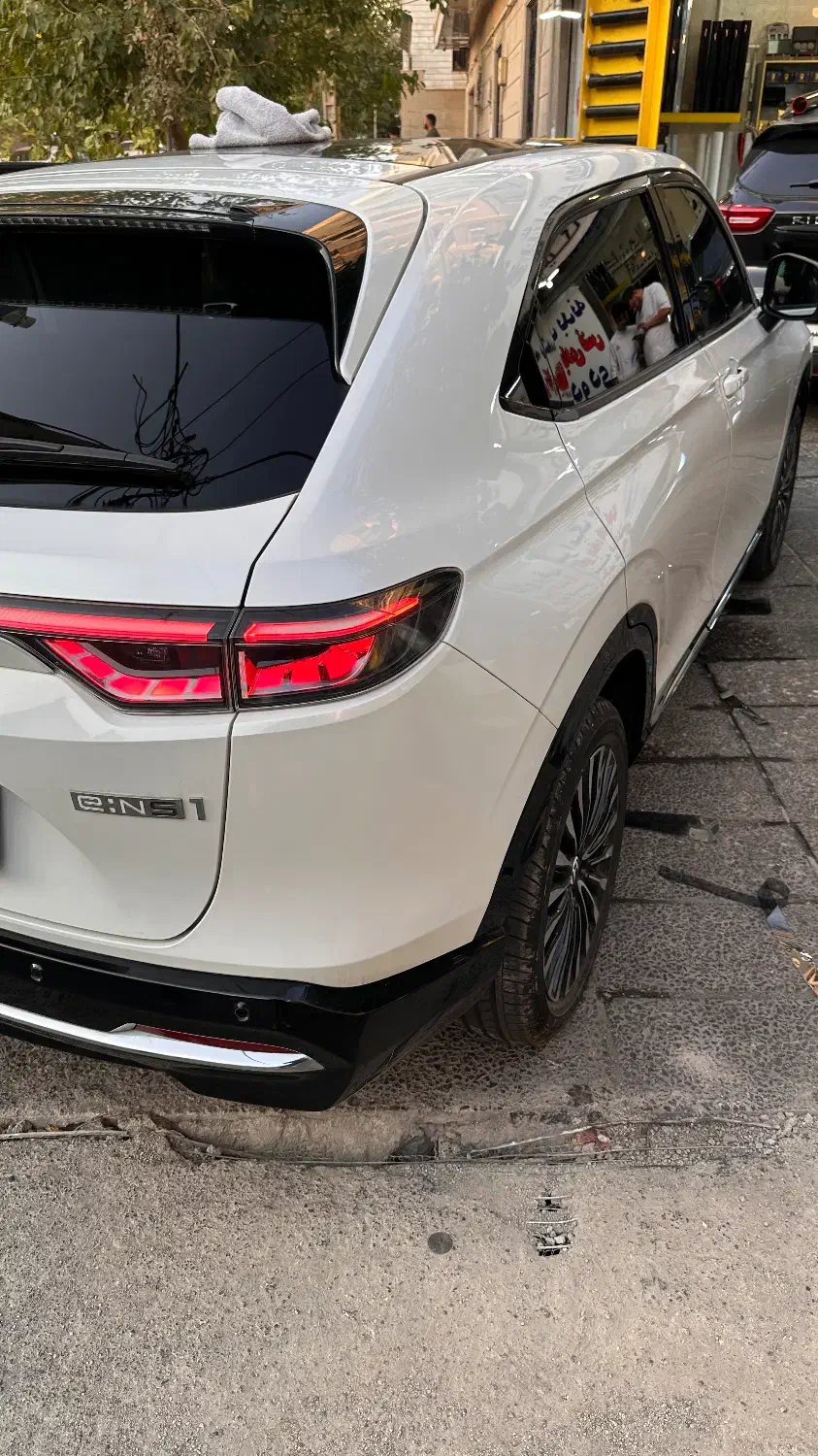 شیشه دودی یووی۸۰۰ گارانتی تعویض برای تمامی خودروها|خدمات موتور و ماشین|تهران, تهرانپارس غربی|دیوار