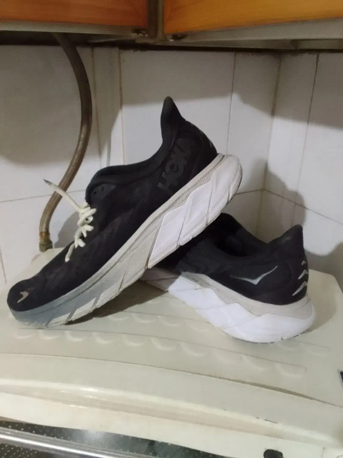 کتونی هوکا اصلی فرانسوی سایز ۴۶ سالم در حد اورج|کیف، کفش، کمربند|تهران, چیتگر جنوبی|دیوار