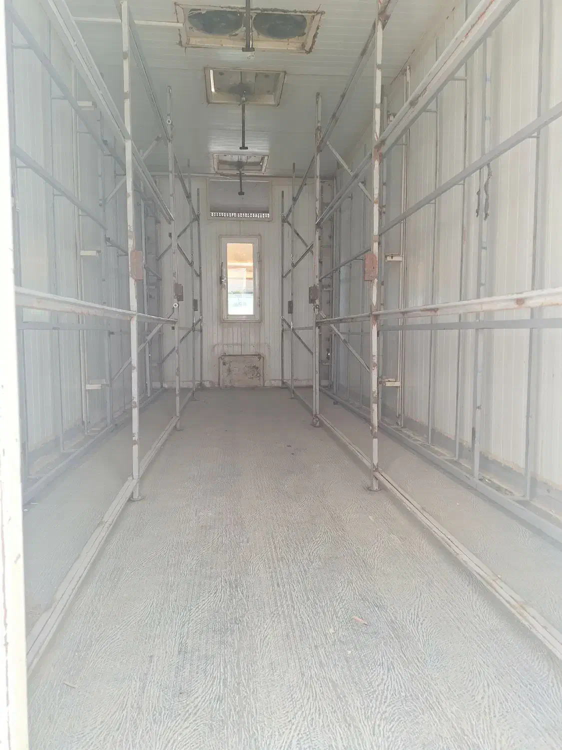 اتاق حمل جوجه یکروز|خودرو سنگین|مشهد, رباط طرق|دیوار