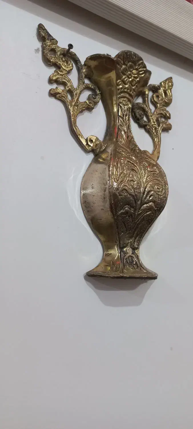 گلدان برنزی|صنایع دستی و سایر لوازم تزئینی|قم, باغ شریفی|دیوار