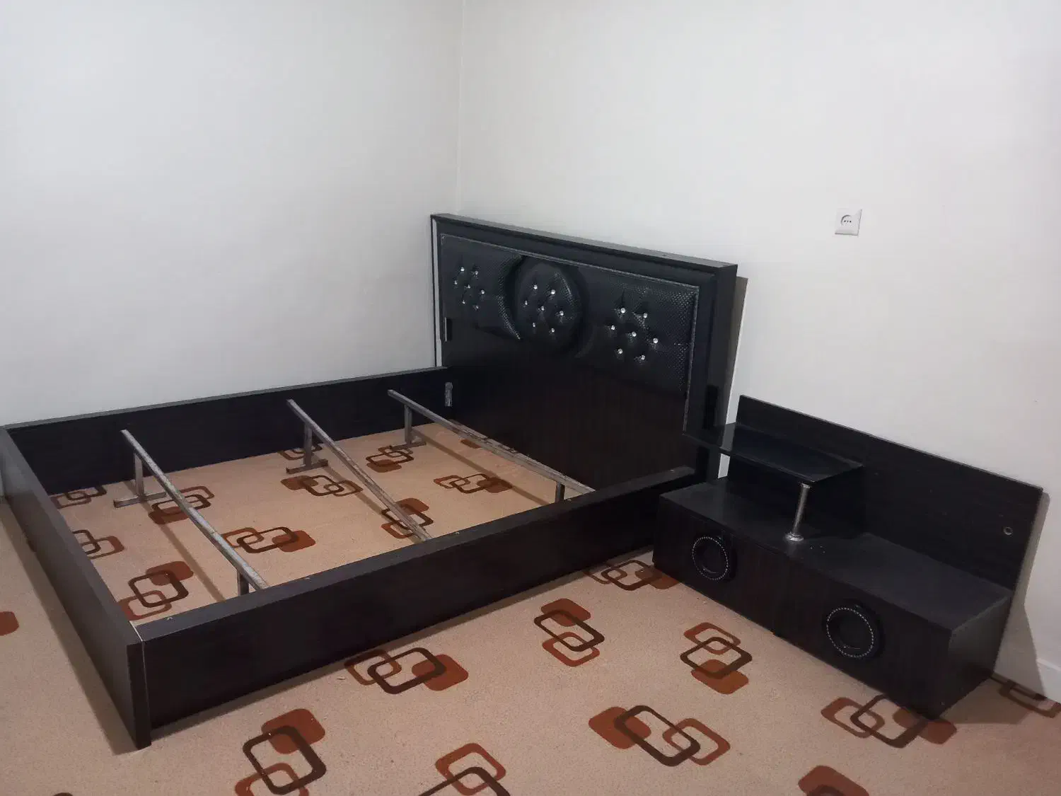 تخت و جالباسی جاکفشی آینه دار سالم و مرتب|مبلمان خانگی و میز عسلی|کرج, حاجی آباد|دیوار