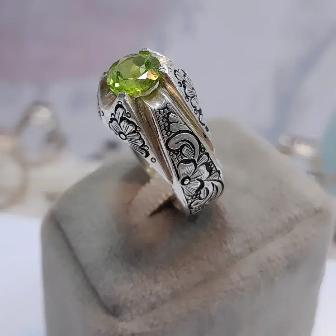 انگشترزبرجد|جواهرات|کاشان, کارگر|دیوار