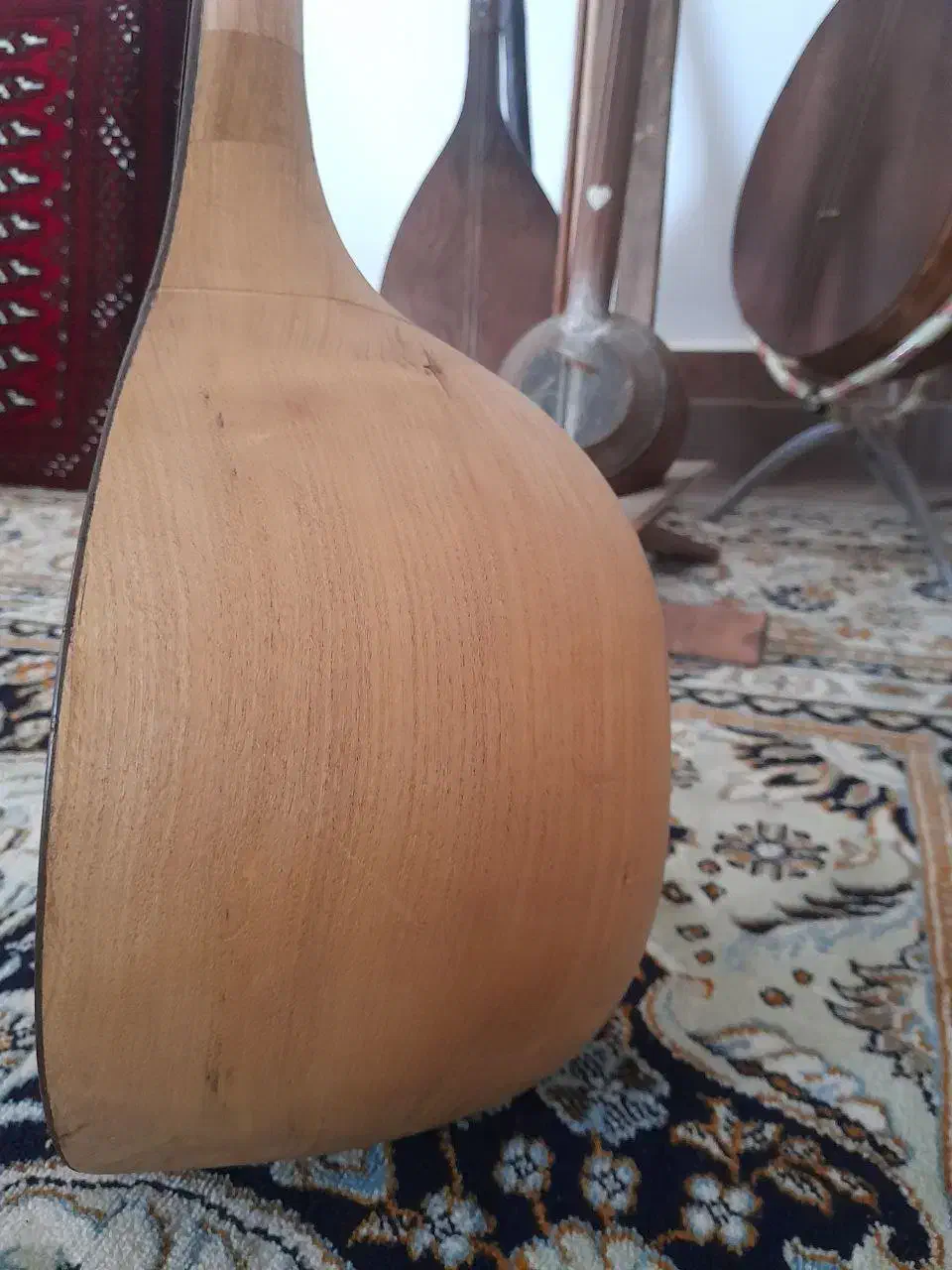 دوتار رگه ریز|سازهای سنتی|کلاله, |دیوار