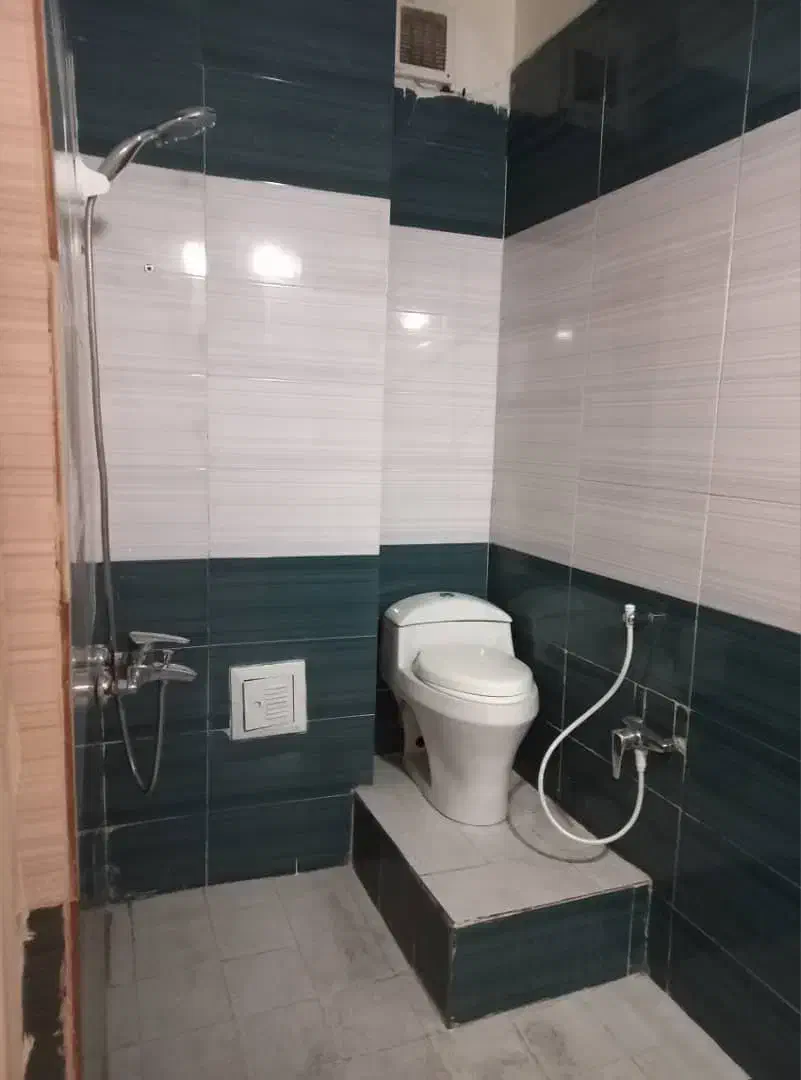 ۸۵متر بالای همکف صادقیه عقیل