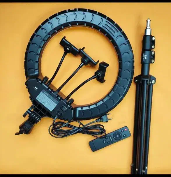 رینگ لایت آر ال 14 اینچی|دوربین عکاسی و فیلم‌برداری|شیراز, شهرک پرواز|دیوار