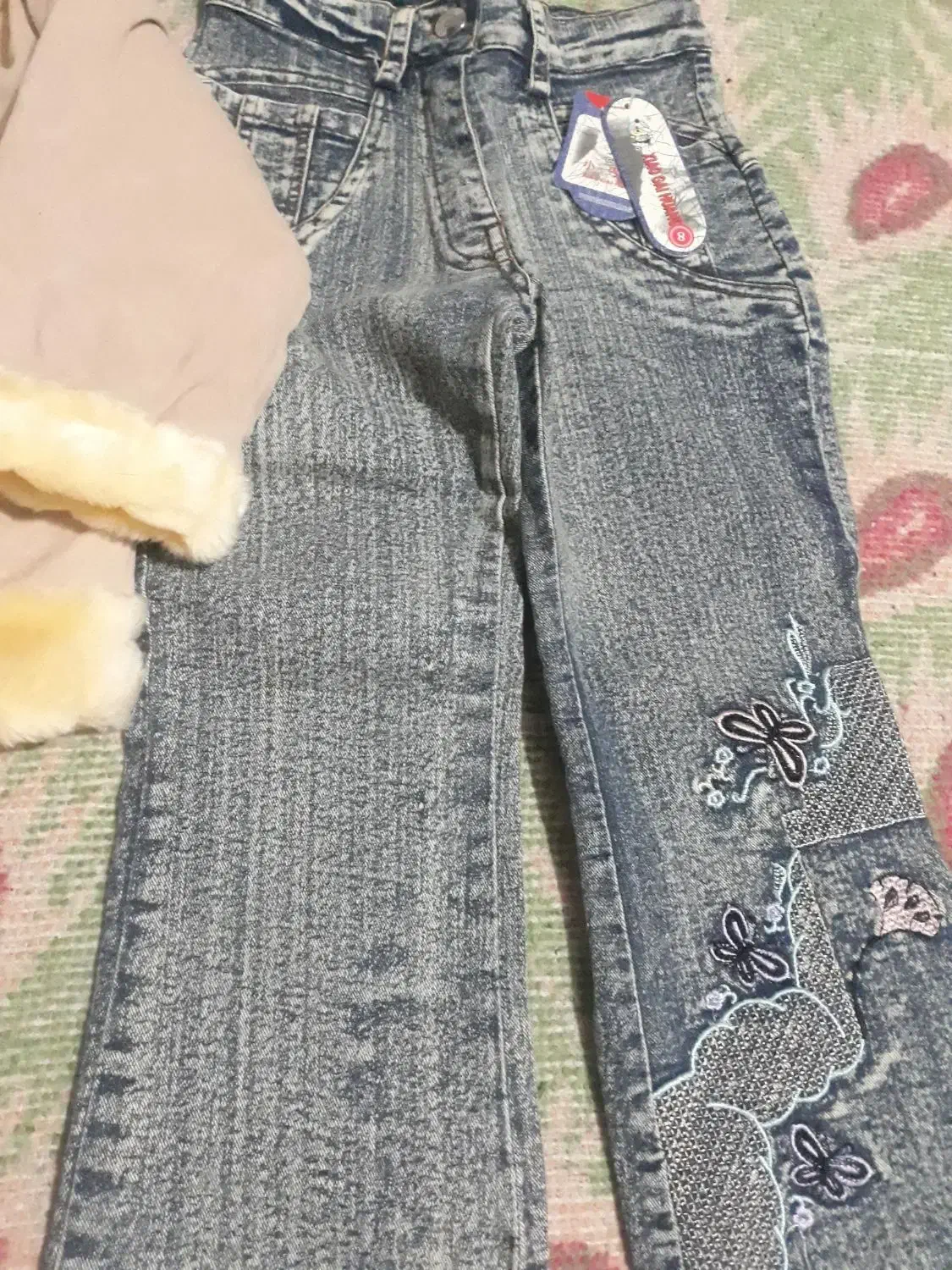 فروش لباس سرهمی بچه گانه و شلوار لی دخترانه|کفش و لباس بچه|شهرکرد, |دیوار