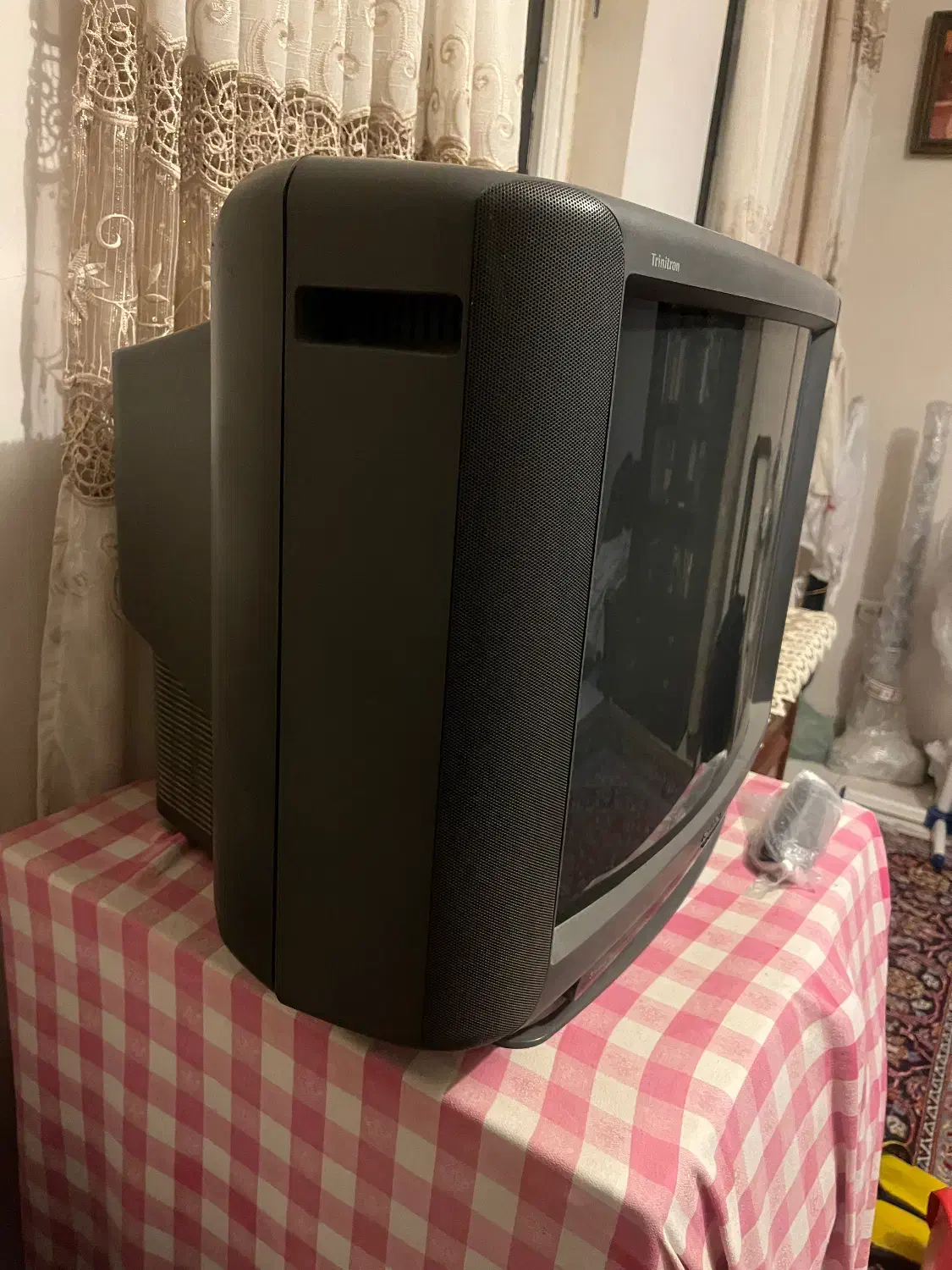 فروش تلویزیون قدیمی سونی اصل کار کرده|تلویزیون و پروژکتور|شیراز, چوگیاه|دیوار