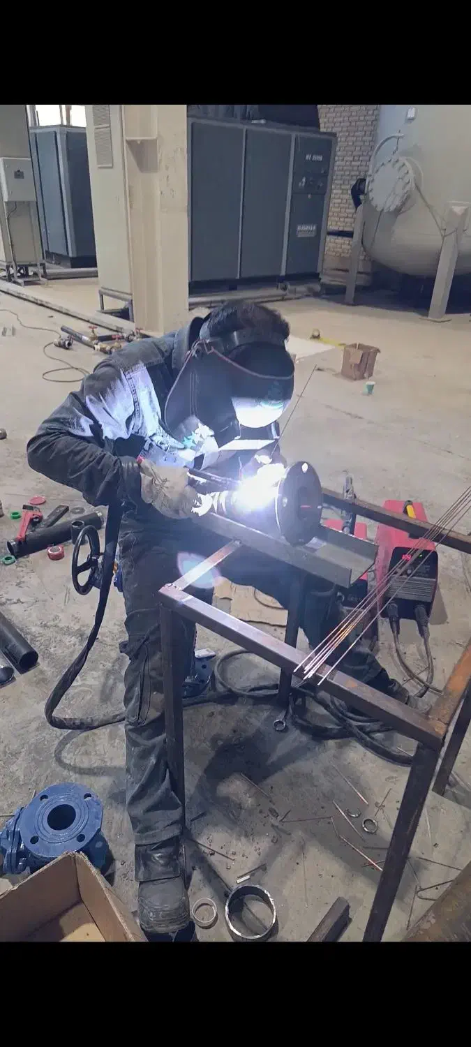 جوشکاری و ساخت انواع سازه های فلزی|خدمات پیشه و مهارت|تنکابن, |دیوار