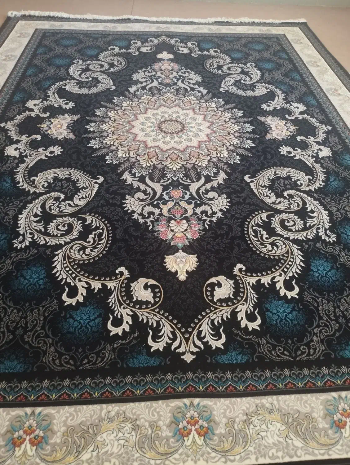 فروش فوری فرش با قیمت عالی|فرش|کرمان, |دیوار