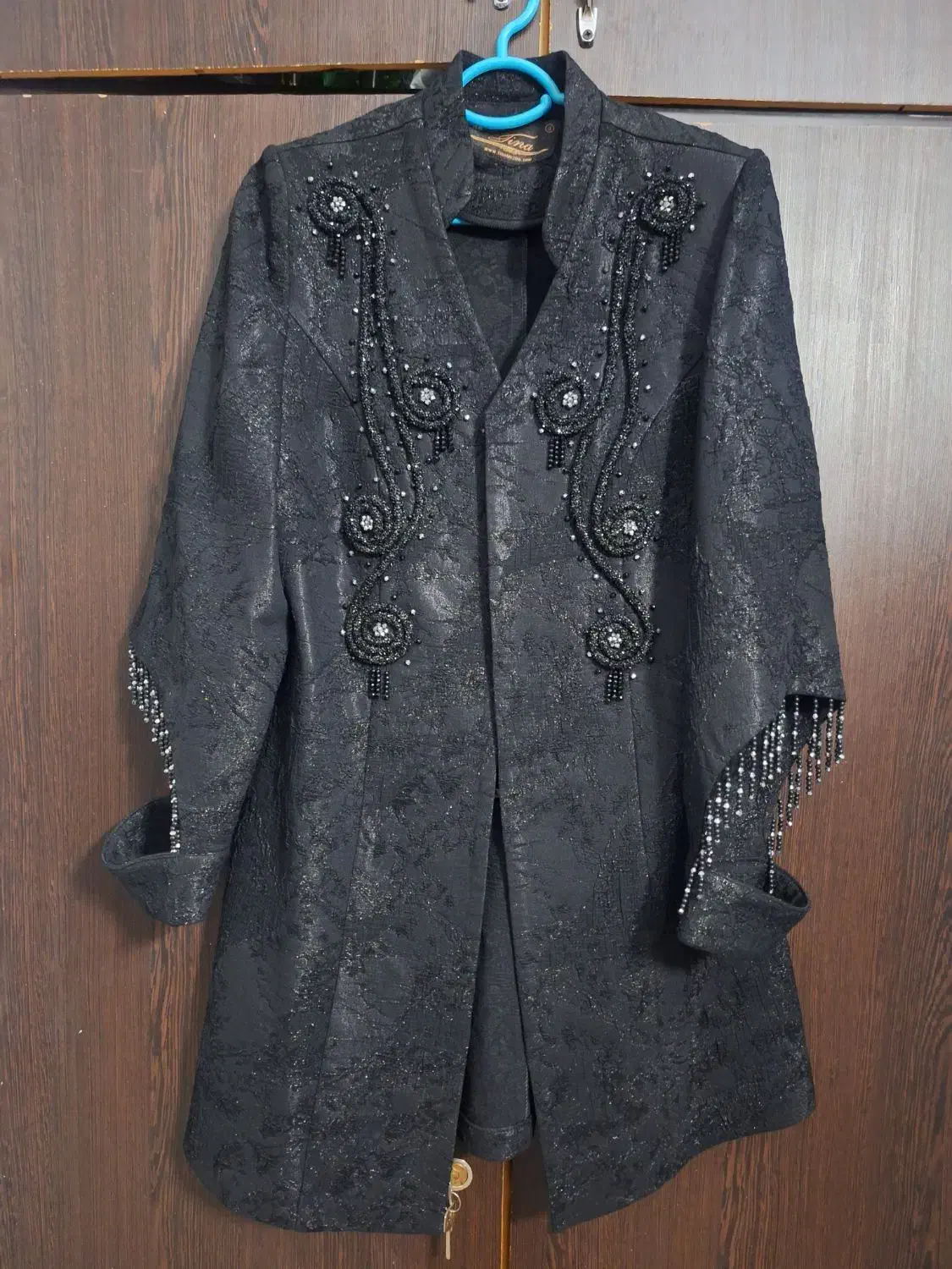 مانتو نونو|لباس|کهریزک, |دیوار