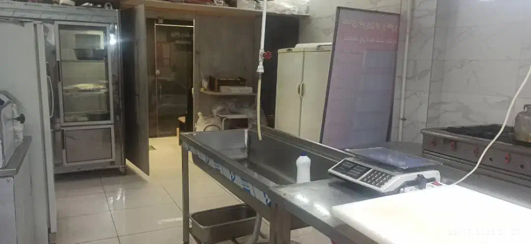 واگذاری کلیدی غذای بیرون بر واقع در شهرک سیمرغ|اجارهٔ مغازه و غرفه|شاهین‌شهر, گزبرخوار|دیوار