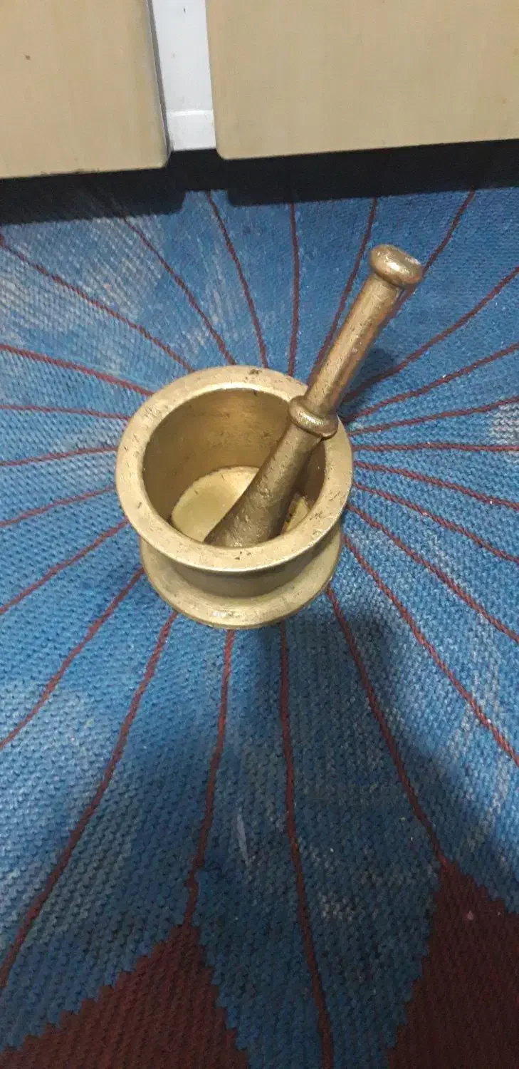 هاونگ قدیمی|ظروف پخت‌وپز|هرسین, |دیوار