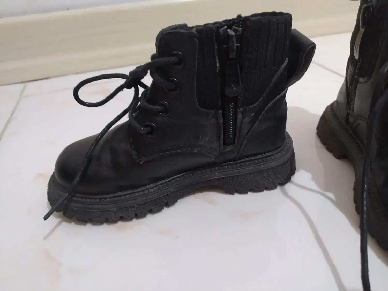 بوت بچگانه|کفش و لباس بچه|هشتگرد, شهرک ولیعصر (مصلی)|دیوار