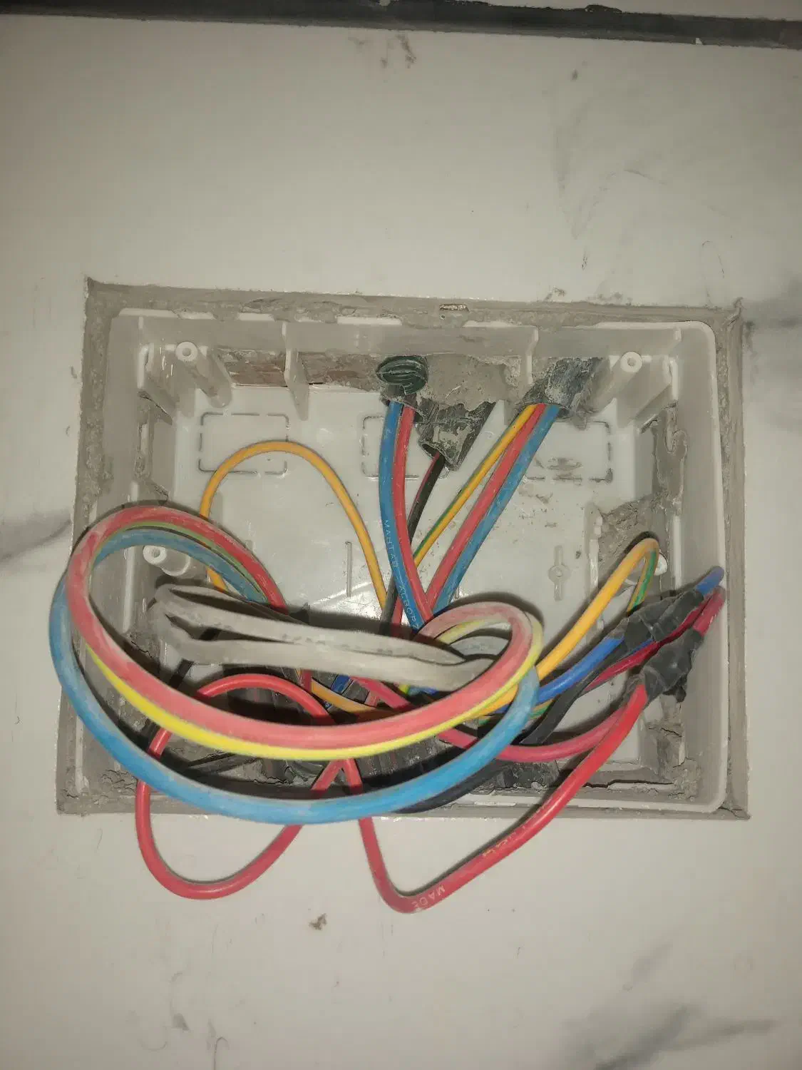 برق کار ساختمانی|خدمات پیشه و مهارت|نورآباد, |دیوار